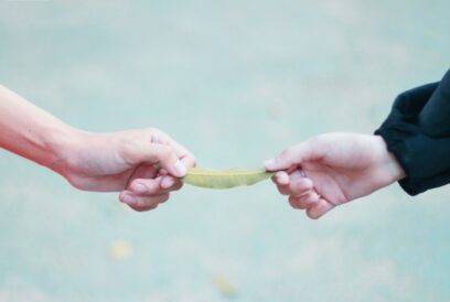 According to Sonja Muders, a research associate at the German Institute for Adult Education, “If researchers understand practitioners’ everyday challenges, they can conduct research on topics that are valuable to society and learners.” Photo: Young on Unsplash.